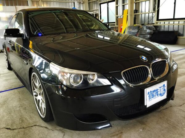 BMW5・ヘッドライトクリーニング