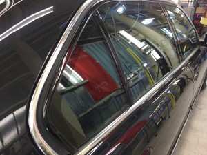 BMW7(E38)･窓ガラスコーティング＆メッキモールクリーニング