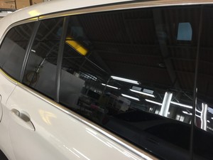BMW2・カーフィルム・運転席側後部ドア施工後