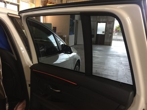 BMW2・カーフィルム・運転席側後部ドア内側施工後