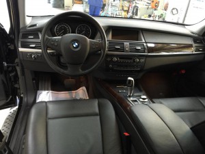 BMW・X5(E70)の車内清掃