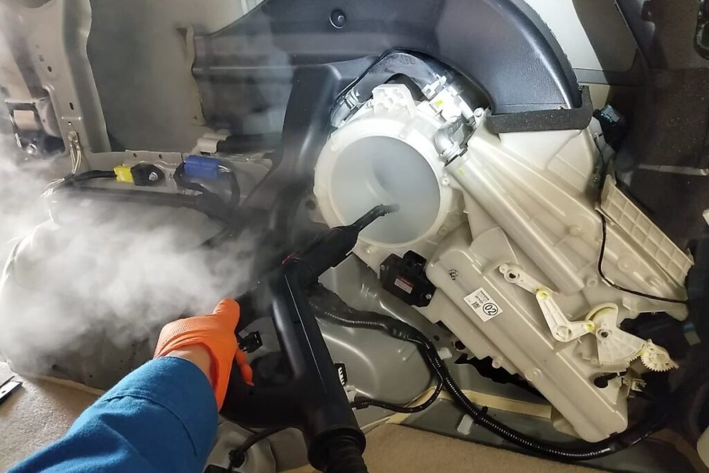 ダイハツ車のエアコン修理費用は？プロが教える節約術