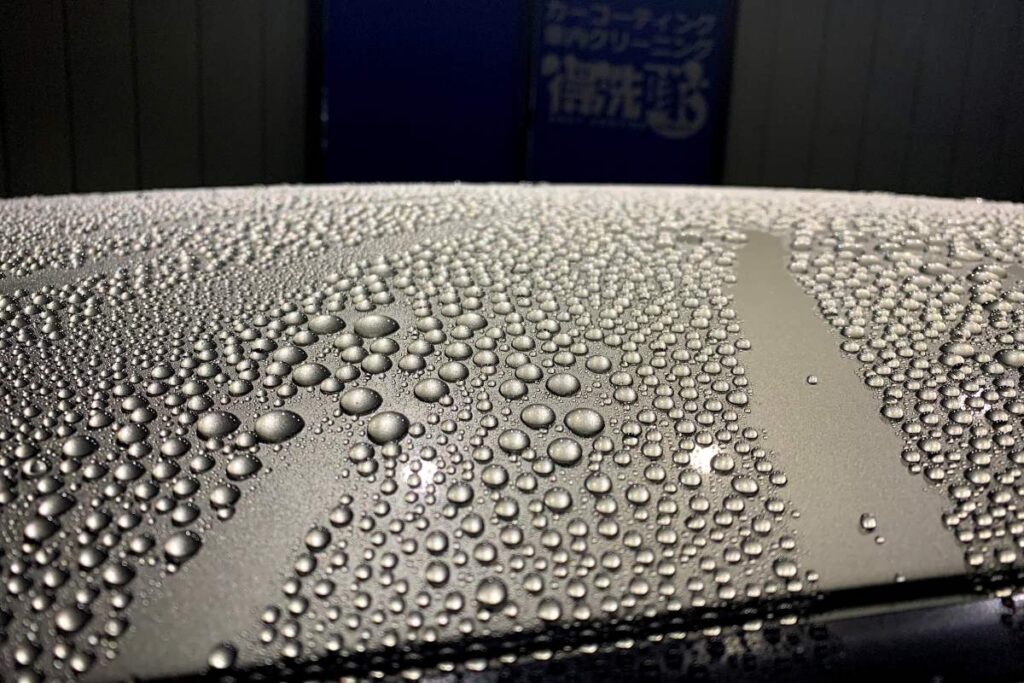車のガラスコーティング料金を徹底検証！イエローハットとキーパーの違いとは？