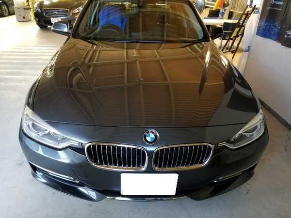 窓枠メッキモールのクリーニングとコーティングでお預かりした BMW 3シリーズ（F30）