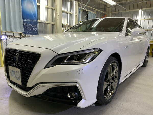 ボディコーティングを施工した新車のトヨタ クラウン（220系）