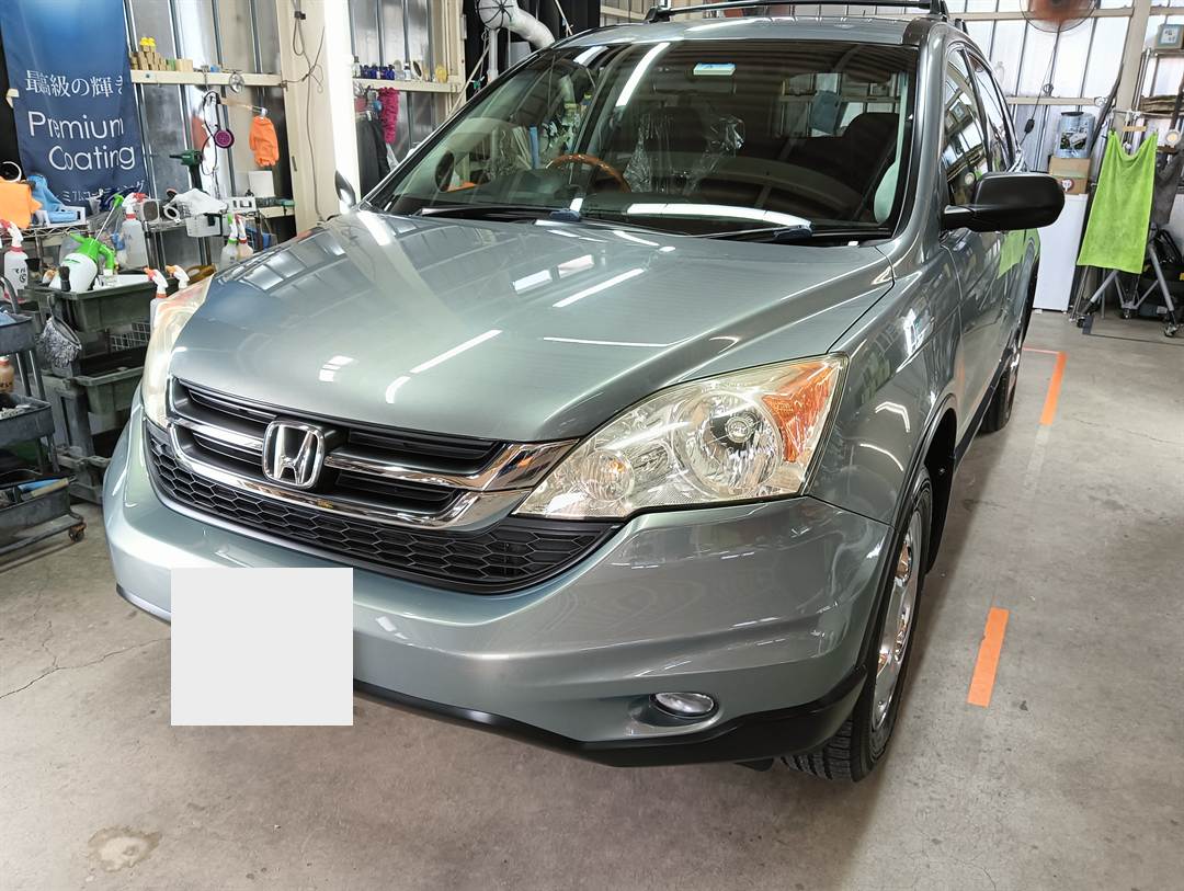 ヘッドライトの黄ばみ取りでお預かりしたホンダ CR-V（作業前）