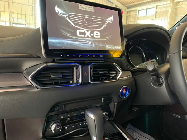 アルパイン ビッグX に交換したマツダ CX-8 のナビ