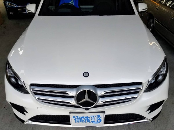 窓枠メッキモール・ルーフレール・窓ガラスのコーティングを施工したメルセデス・ベンツ GLC