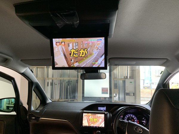 エスクァイア・フリップダウンリアモニター&カーナビ取付